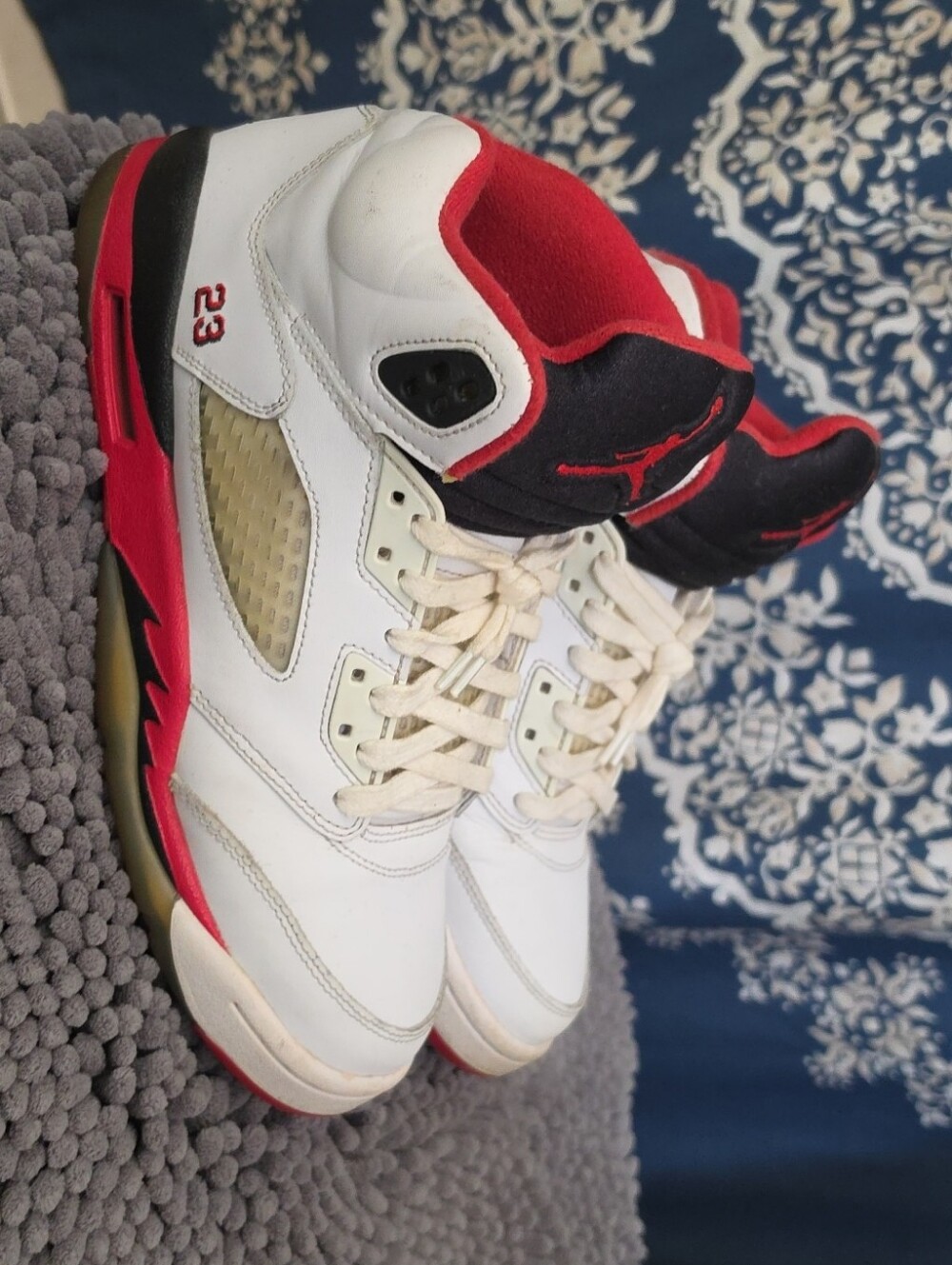 Jordan White Red Black Retro Sneakers